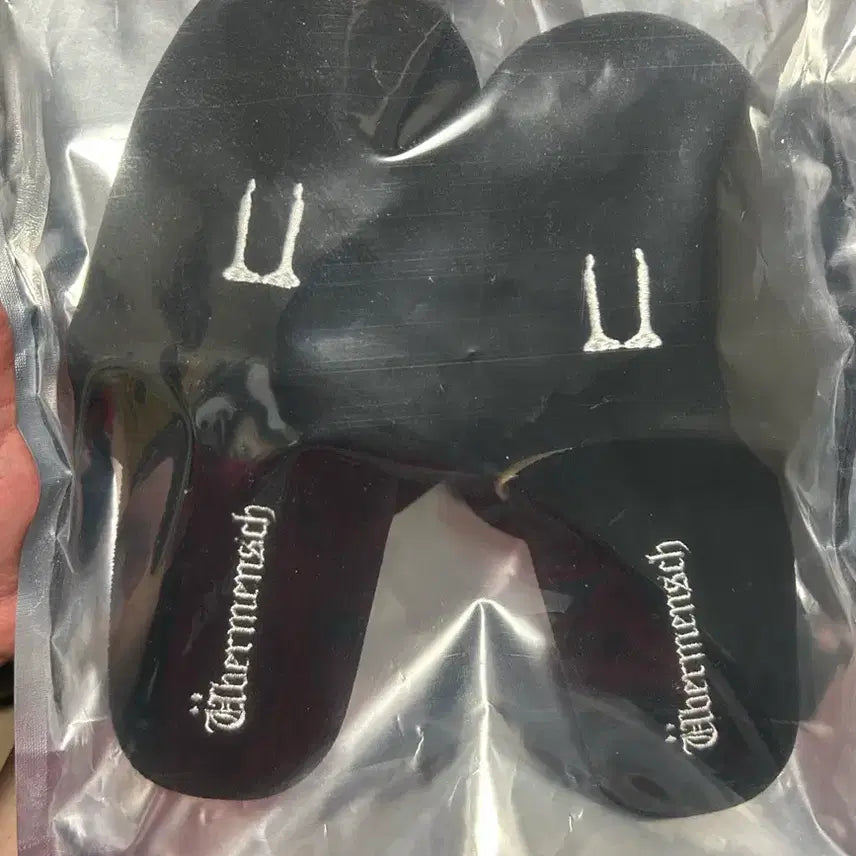 [BUNJANG] G-Dragon Slippers / 지드래곤 슬리퍼 정가에 팔아요~
