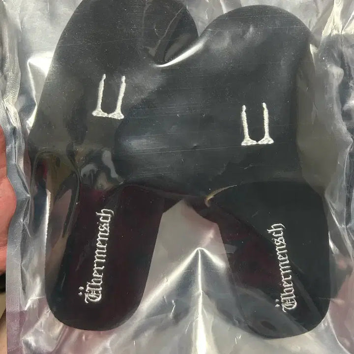 [BUNJANG] G-Dragon Slippers / 지드래곤 슬리퍼 정가에 팔아요~