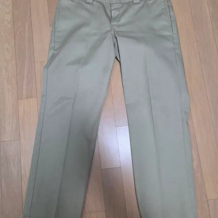 [BUNJANG] Dickies 873 Khaki Pants (Size 34x30) / 디키즈 873 카키 34x30