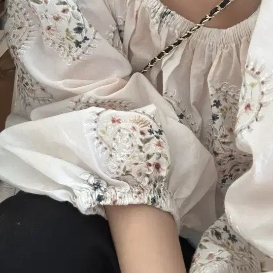 [BUNJANG] Thebaz Flora Blouse / 인더바즈 플로라 블라우스 새상품
