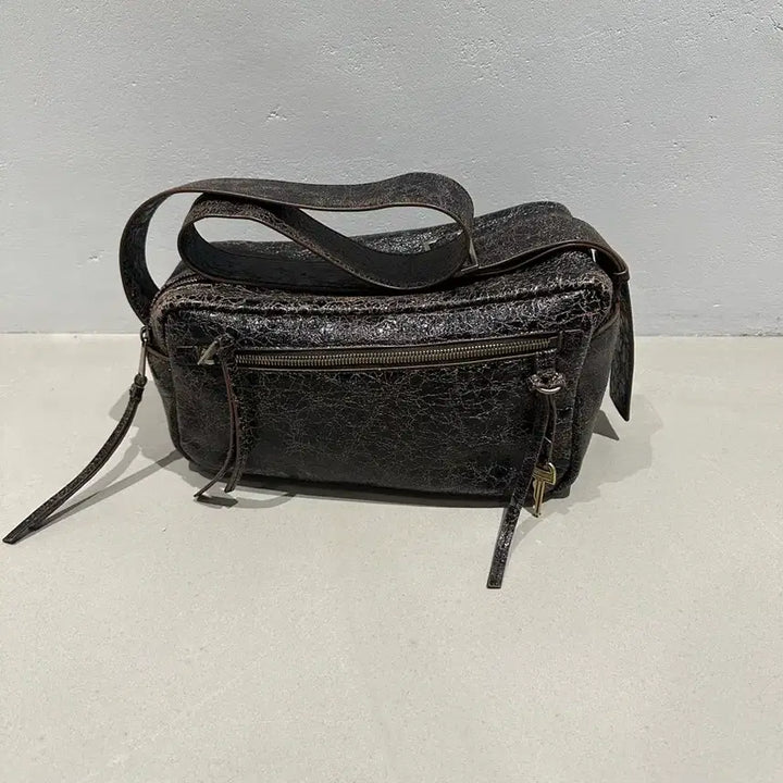 [BUNJANG] Archive Appk Luv Lock Biker Bag (Rusty Black) / 아카이브앱크 Luv lock biker bag(Rusty black)