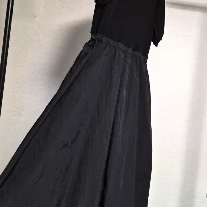[BUNJANG] BREAL Black Knit Color-Block Shirring Dress / 66) 브레알 블랙 니트 배색 바스락 원피스