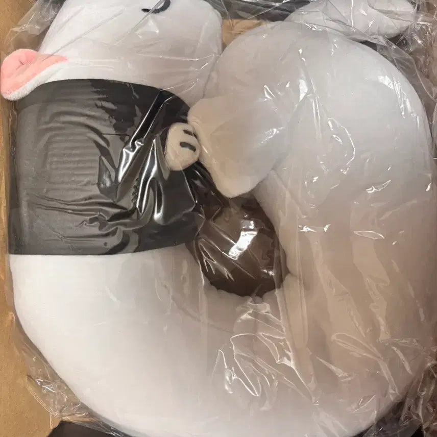 [BUNJANG] Hwasan Gwihwan Baek Ah Neck Pillow Bundle with Cheongmyeong &amp; Jang Ilsso Special Posters / 화산귀환 백아 목베개 (+청명,장일소 특전 포스터)