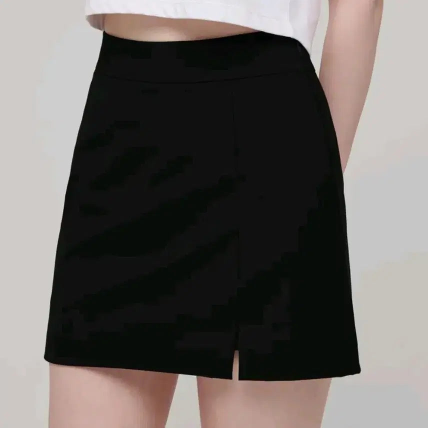 [BUNJANG] Musinsa Standard Black Mini Skirt (Slit Mini Skirt) - Size S / 무신사 스탠다드 블랙 미니 스커트 S(슬릿 미니 스코츠)
