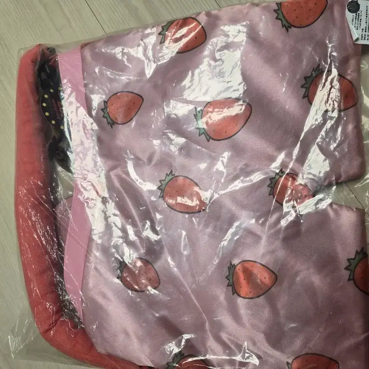 [BUNJANG] Gintama Gintoki Strawberry Pattern Crossbody Bag / 은혼 긴토키 딸리팬츠 도트백 크로스백