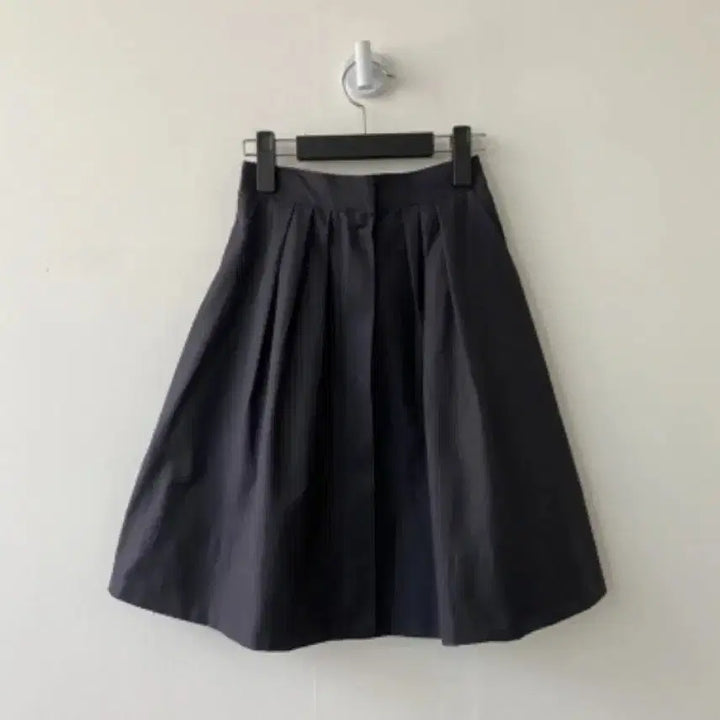 [BUNJANG] Yuri-e Midi Skirt Navy / 유리에 루체른 미디 스커트 네이비