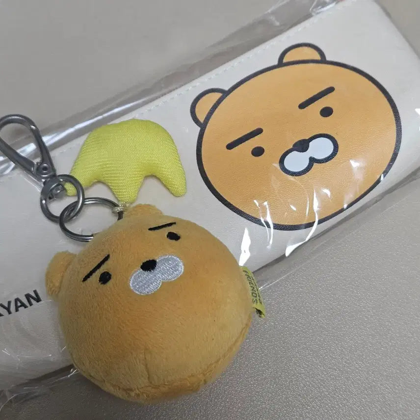 [BUNJANG] Kakao Friends Official Ryan Doll Keychain, Pencil Case / 오늘만) 카카오프렌즈 라이언 인형키링, 필통