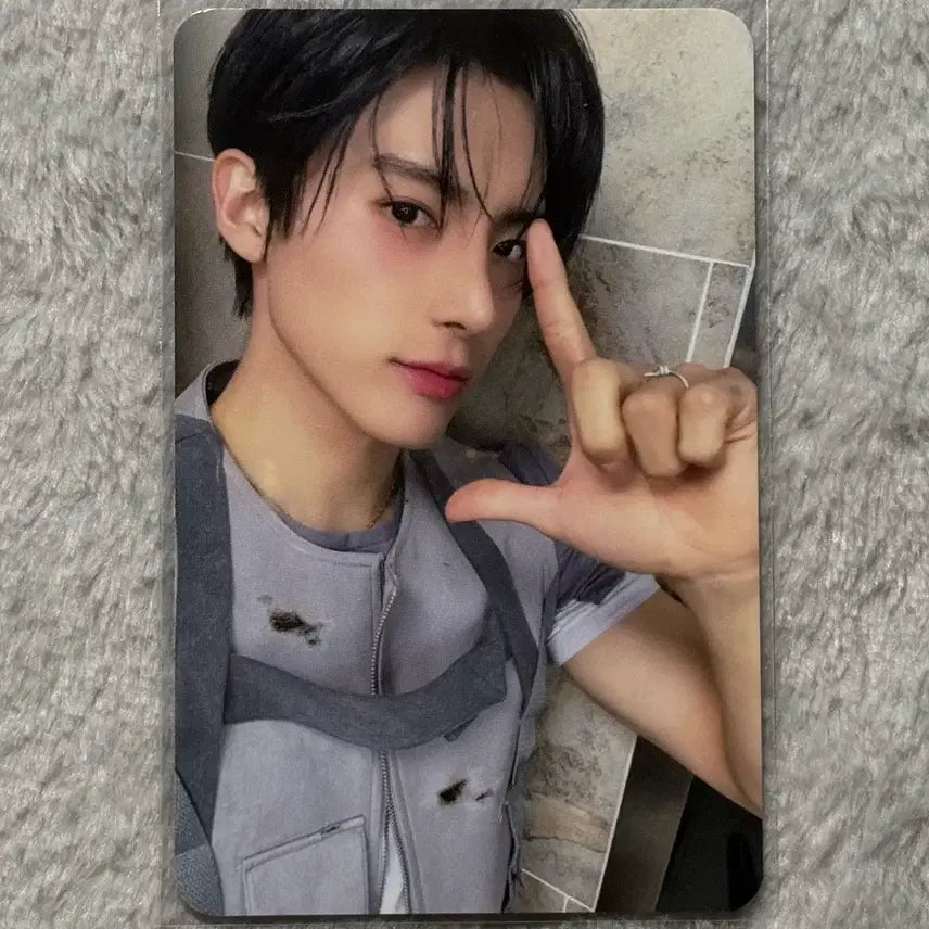[BUNJANG] The Boyz Eric Interaction Concert Photocard / 더보이즈 에릭 인터젝션 막콘 입장포카