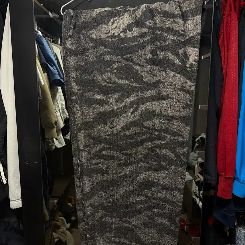 [BUNJANG] WEcandoos Kellogg Black Camo Carpenter Denim Pants XL / 위캔더스 켈로그 블랙 카모 카펜더 데님팬츠 XL