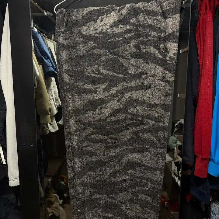 [BUNJANG] WEcandoos Kellogg Black Camo Carpenter Denim Pants XL / 위캔더스 켈로그 블랙 카모 카펜더 데님팬츠 XL