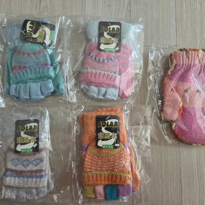 [BUNJANG] SOLAR Convertible Mittens to Fingerless Gloves (Set of 5) / SOLAR 멀티형 벙어리.손가락 장갑