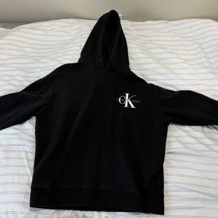 [BUNJANG] Calvin Klein Jeans Black CK Logo Hoodie / 캘빈클라인진 블랙 CK 로고 후드티