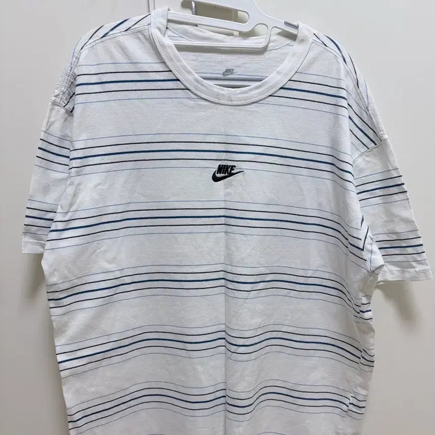 [BUNJANG] Nike Premium Center Logo Stripe T-Shirt / 나이키 프리미엄 센터로고 스트라이프 반팔티