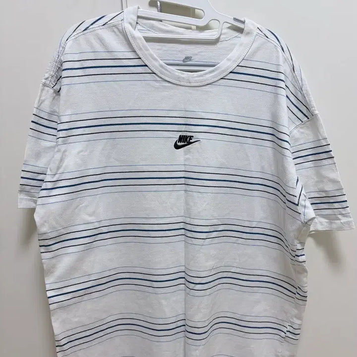[BUNJANG] Nike Premium Center Logo Stripe T-Shirt / 나이키 프리미엄 센터로고 스트라이프 반팔티