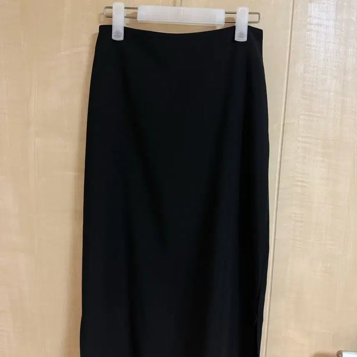 [BUNJANG] sie Bia Slit Skirt Black S / 시에 sie 비아 슬릿 스커트 블랙 S