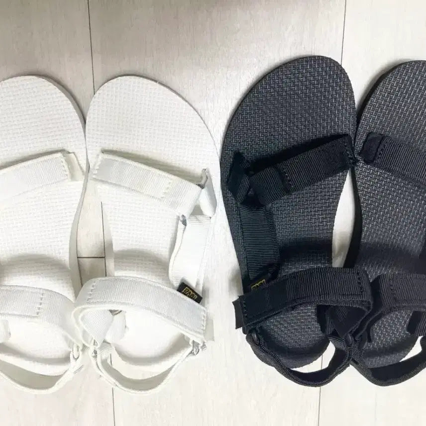 [BUNJANG] Teva Hurricane Sandals (2 Pairs) / 테바 허리케인 샌들 여름샌들 슬리퍼 2켤레 신발 센들 여름신발 신발