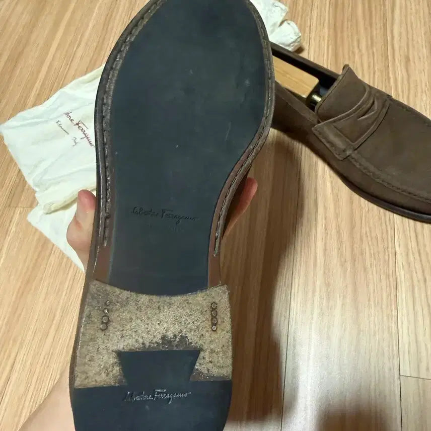 [BUNJANG] Salvatore Ferragamo Suede Loafers Brown EEE7 / 페레가모 스웨이드 로퍼 브라운 (EEE7)