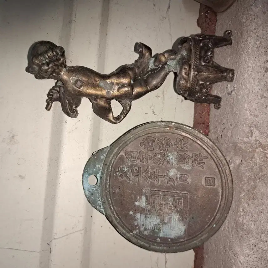[BUNJANG] Vintage Brass Pig Maepaes, Jesus Statue, and Plates Set / 빈티지신주또는황동복돼지  마패 예수상 접시2개등전부.사진1234