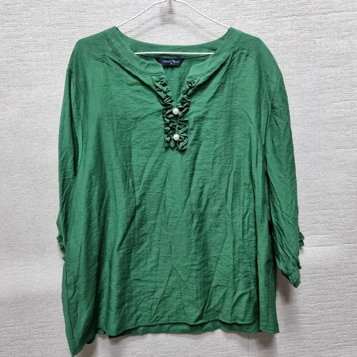 [BUNJANG] Green Blouse with Pearl Button Detail / 사064 블라우스