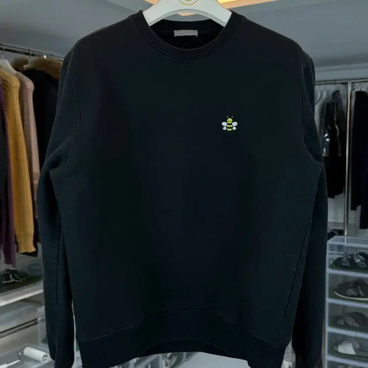 [BUNJANG] Dior x Kaws Bee Logo Sweatshirt XL / [SS급]디올 &amp; 카우스 꿀벌로고 맨투맨(새상품급)