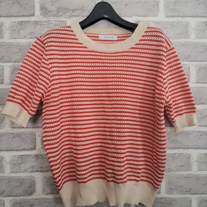 [BUNJANG] Yessica Red Stripe Short-Sleeve Knit Top / 예시카 레드 스트라이프 반팔 니트/알뜰한여우