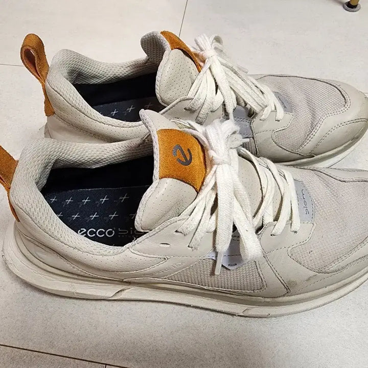 [BUNJANG] ECCO Ivory Sneakers Size 44 / 에코 ECCO 운동화 아이보리 44