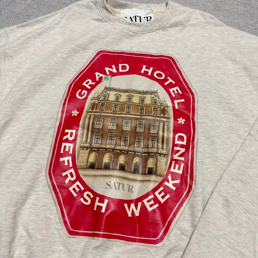 [BUNJANG] SATUR Grand Hotel Sweatshirt / SATUR 세터 맨투맨
