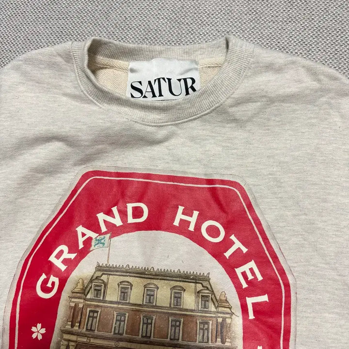 [BUNJANG] SATUR Grand Hotel Sweatshirt / SATUR 세터 맨투맨