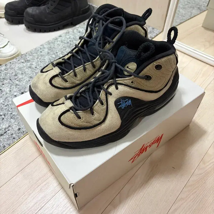 [BUNJANG] Nike Stussy Air Penny Limestone Shoes (280mm) / 나이키 스투시 에어페니 라임스톤 280