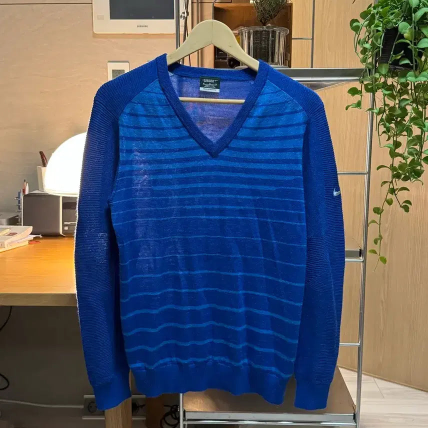 [BUNJANG] Nike Merino Wool V-Neck Knit Blue Vintage / 나이키 메리노울 빈티지 v넥 니트 블루