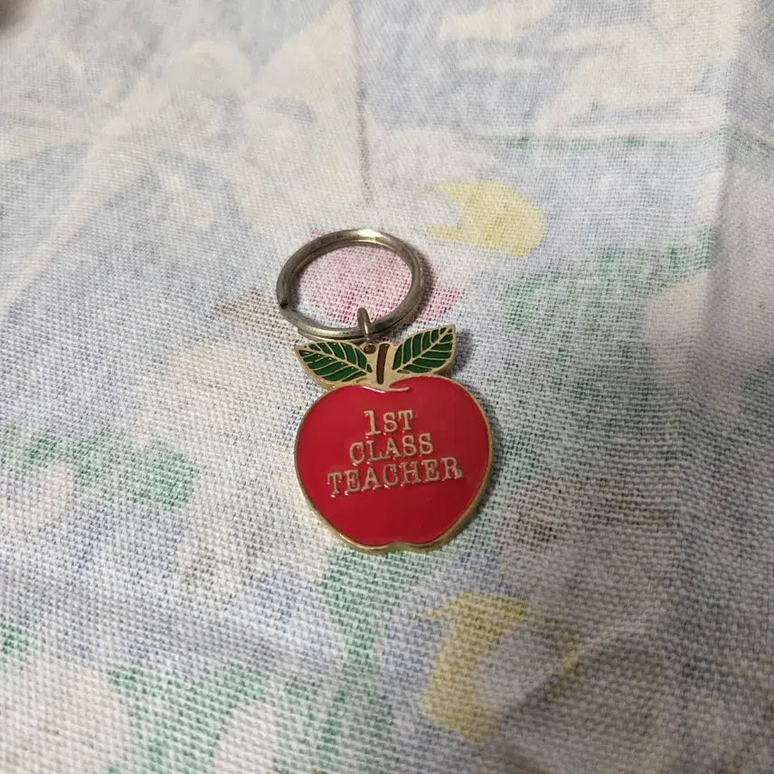 [BUNJANG] Vintage Apple Lettering Keyring / Vintage Apple 키링
