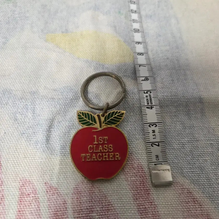 [BUNJANG] Vintage Apple Lettering Keyring / Vintage Apple 키링