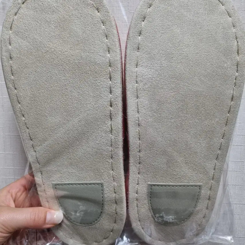 [BUNJANG] Monchhichi Apple Character Indoor Slippers / (새상품) 신상 몬치치 사과 캐릭터 실내화 룸슬리퍼