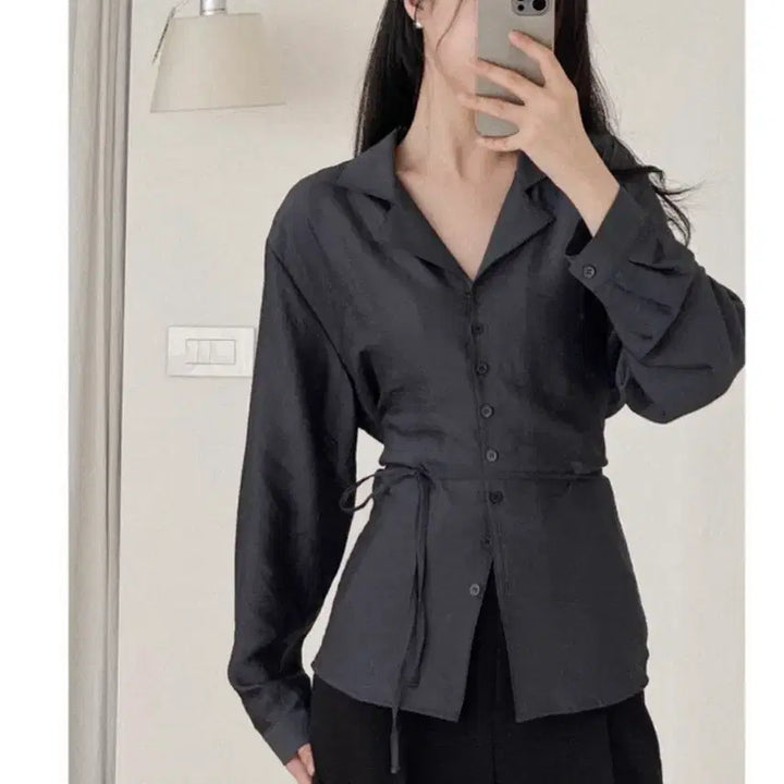 [BUNJANG] UUR Satin Night Blue V-Neck Blouse / UUR 새틴 나이트 블루 블라우스 uur satin night blue