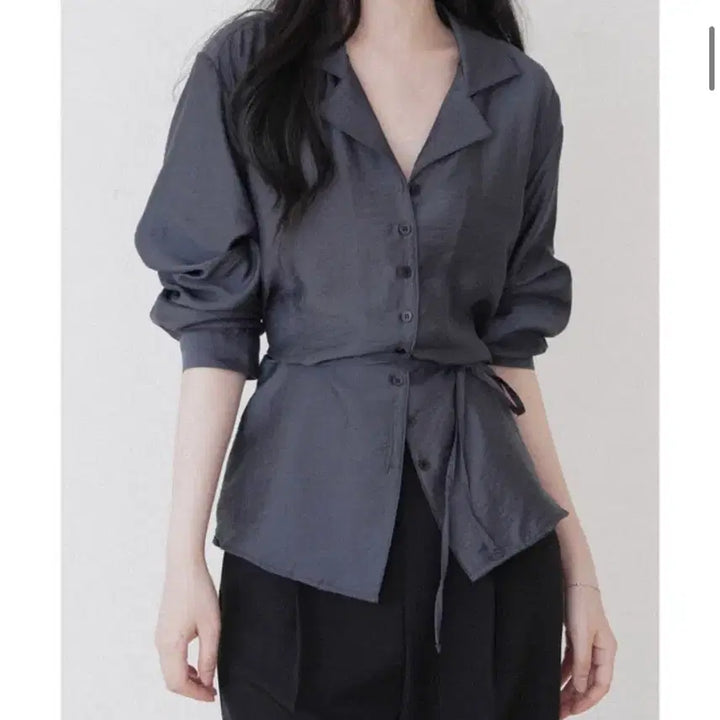 [BUNJANG] UUR Satin Night Blue V-Neck Blouse / UUR 새틴 나이트 블루 블라우스 uur satin night blue