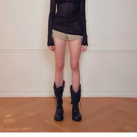 [BUNJANG] Bohemian Seoul Slick Off-Shoulder Tee Black / 보헤미안서울 슬릭 오프숄더 티 블랙