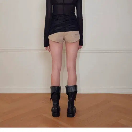 [BUNJANG] Bohemian Seoul Slick Off-Shoulder Tee Black / 보헤미안서울 슬릭 오프숄더 티 블랙