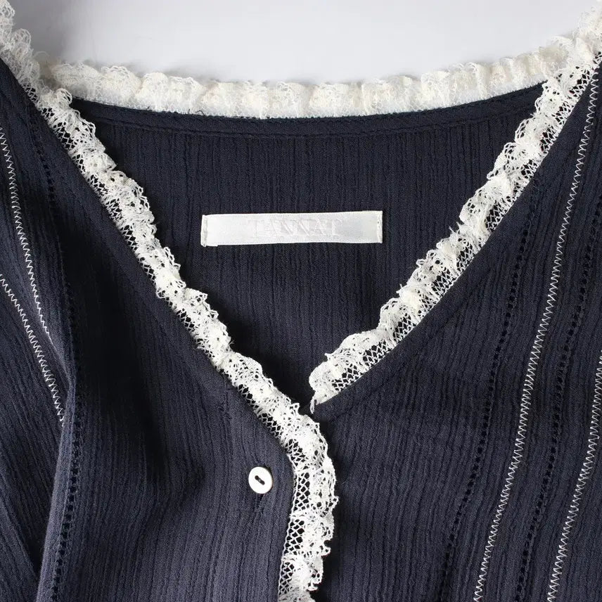 [BUNJANG] Thanat 26SS Ethnic Lace Blouse Navy / 타낫 26SS T/T Ethn 에스닉 레이스 블라우스 네이비