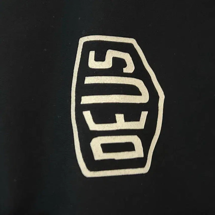 [BUNJANG] Deus Ex Machina Black Hoodie L / 데우스 엑스 마키나 후드집업 L