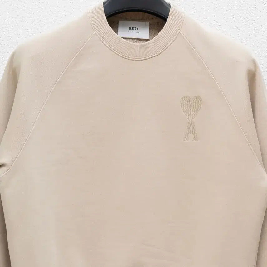 [BUNJANG] AMI Tonal Heart Logo Oversized Sweatshirt S (95) / 아미 톤온톤 하트로고 오버핏 맨투맨 S (95) e22usw002