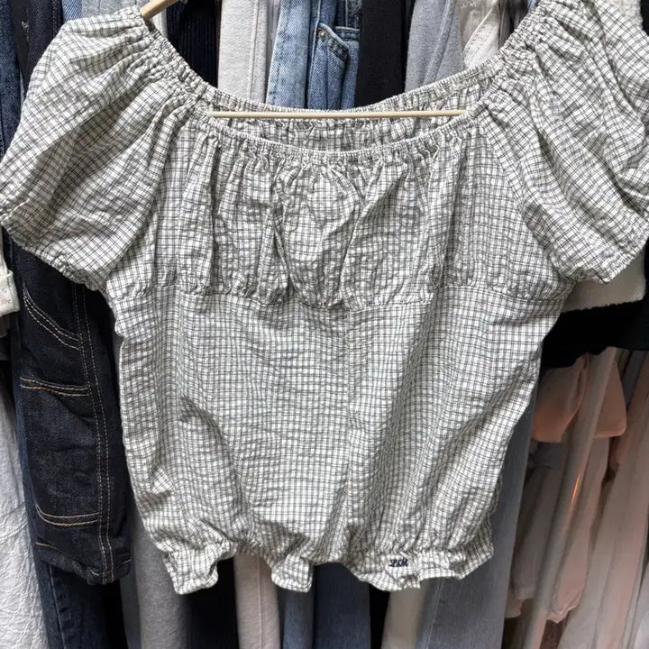[BUNJANG] Letter From Moon Monte Bending Frill Check Blouse (Ivory/M) / 레터프롬문 몬테 밴딩 프릴 체크 블라우스 (아이보리/m)