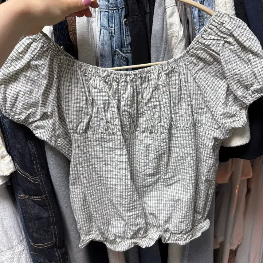 [BUNJANG] Letter From Moon Monte Bending Frill Check Blouse (Ivory/M) / 레터프롬문 몬테 밴딩 프릴 체크 블라우스 (아이보리/m)