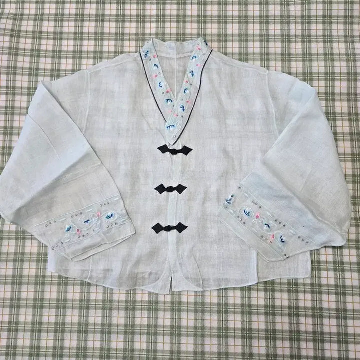 [BUNJANG] Ramie Embroidered Modified Hanbok Jacket - Size 66 / 4ㅡ모시 자수 개량저고리  ㅡ66