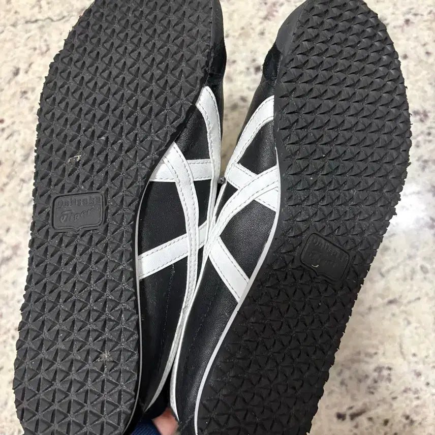 [BUNJANG] Onitsuka Tiger Mexico 66 Black Sneakers / 오니츠카타이거 멕시코66 블랙 245