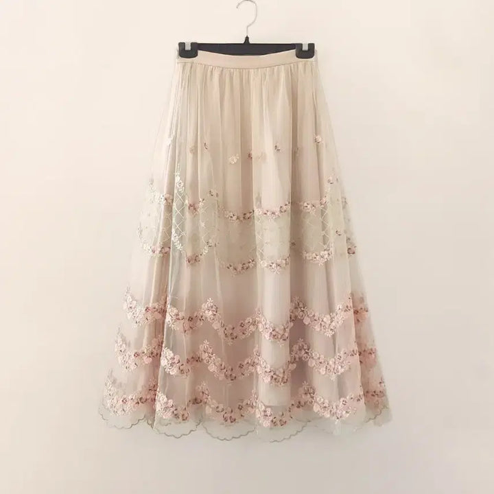 [BUNJANG] Milk Cocoa Embroidered Skirt Champagne Beige / 8만원대 밀크코코아 자수 스커트 새상품