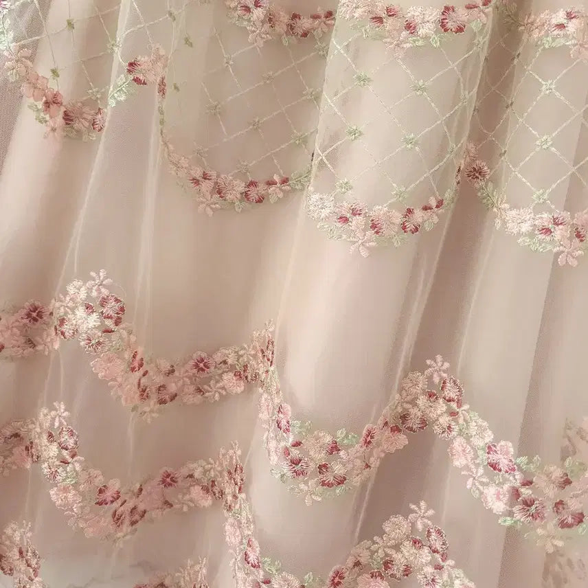 [BUNJANG] Milk Cocoa Embroidered Skirt Champagne Beige / 8만원대 밀크코코아 자수 스커트 새상품