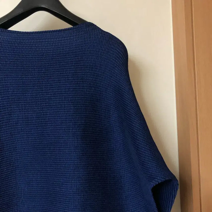 [BUNJANG] Evacube Pleated Blouse Top - Old Money / Commute / Guest Look Style / 에바큐브 플리츠 주름 일본 블라우스 탑 올드머니룩 출근룩 하객룩
