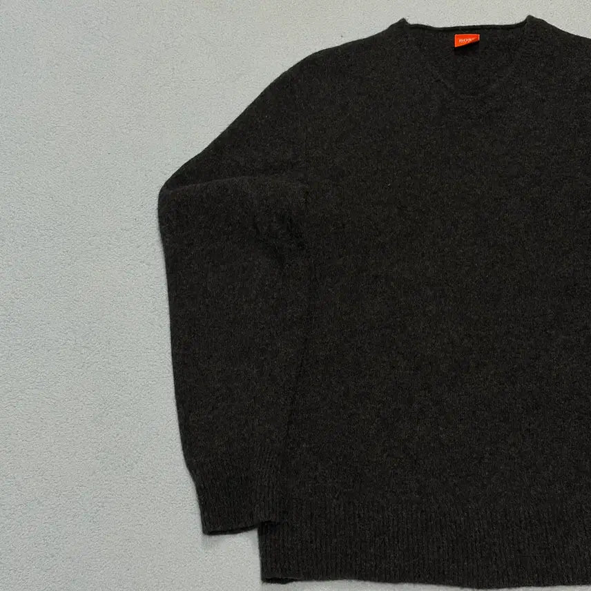 [BUNJANG] Hugo Boss Black V-Neck Knit / 95) 휴고보스 블랙 브이넥 니트