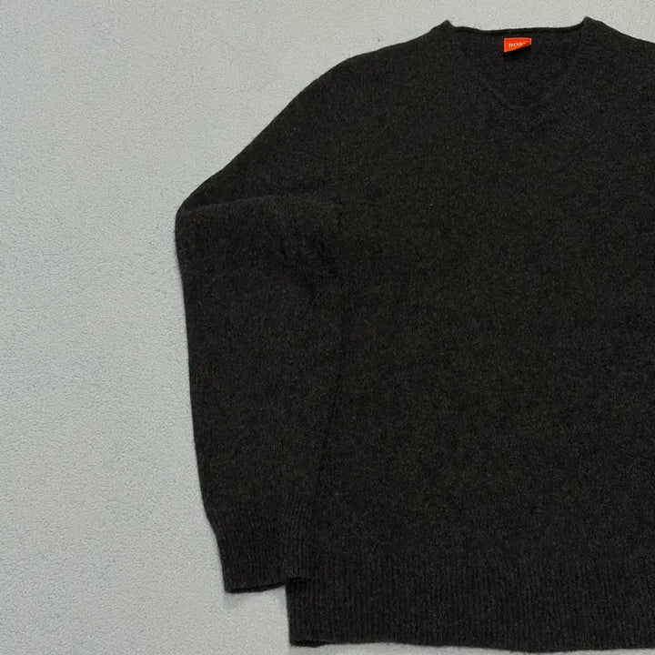 [BUNJANG] Hugo Boss Black V-Neck Knit / 95) 휴고보스 블랙 브이넥 니트