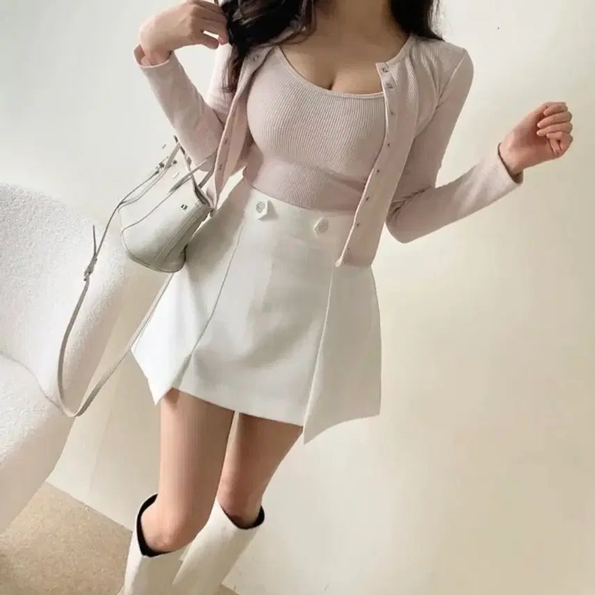 [BUNJANG] Cubic Button Point Asymmetrical Flare Skirt / 큐빅단추포인트 언발플레어 스커트 s